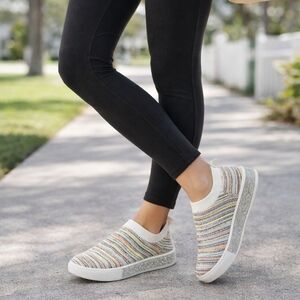 Bernie Mev Iris Rainbow Slip On Sneakers Crystal Platform Woven Knit Vegan Size5